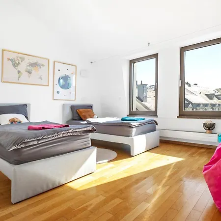 160m2 Penthouse In The Centre With A Balcony And The View アパート
