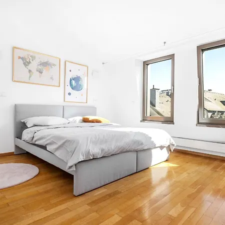 160m2 Penthouse In The Centre With A Balcony And The View 公寓 *