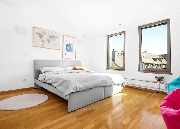 160m2 Penthouse In The Centre With A Balcony And The View Apartmán *