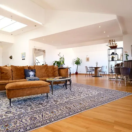 160m2 Penthouse In The Centre With A Balcony And The View 룩셈부르크